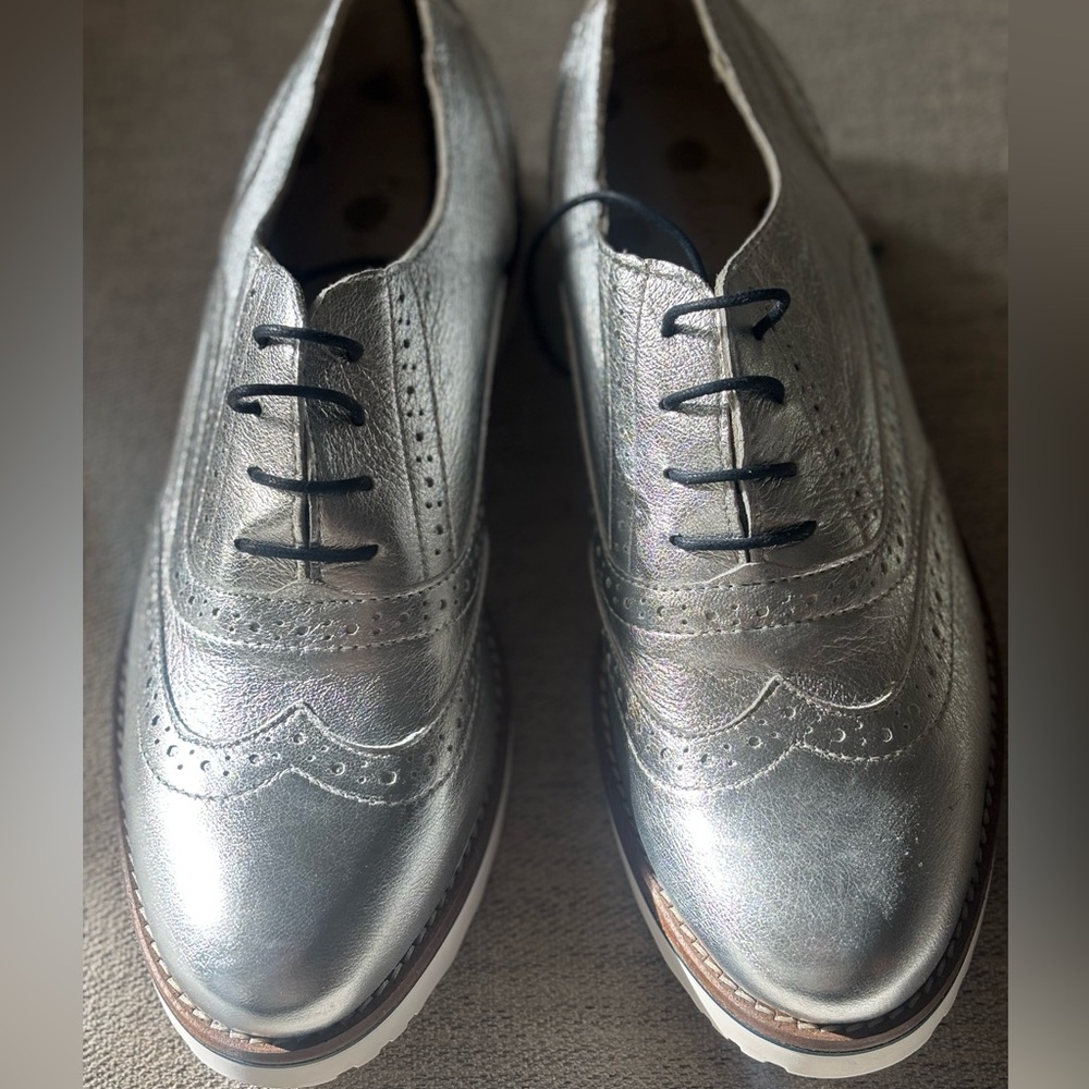 New! Boden Metallic Silver Women's Athletic Shoes size women 9